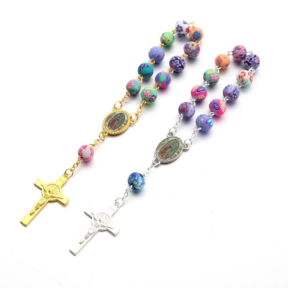 Pulsera Religiosa con Virgen de Guadalupe – Cuentas de Arcilla para Bautizo o Primera Comunión