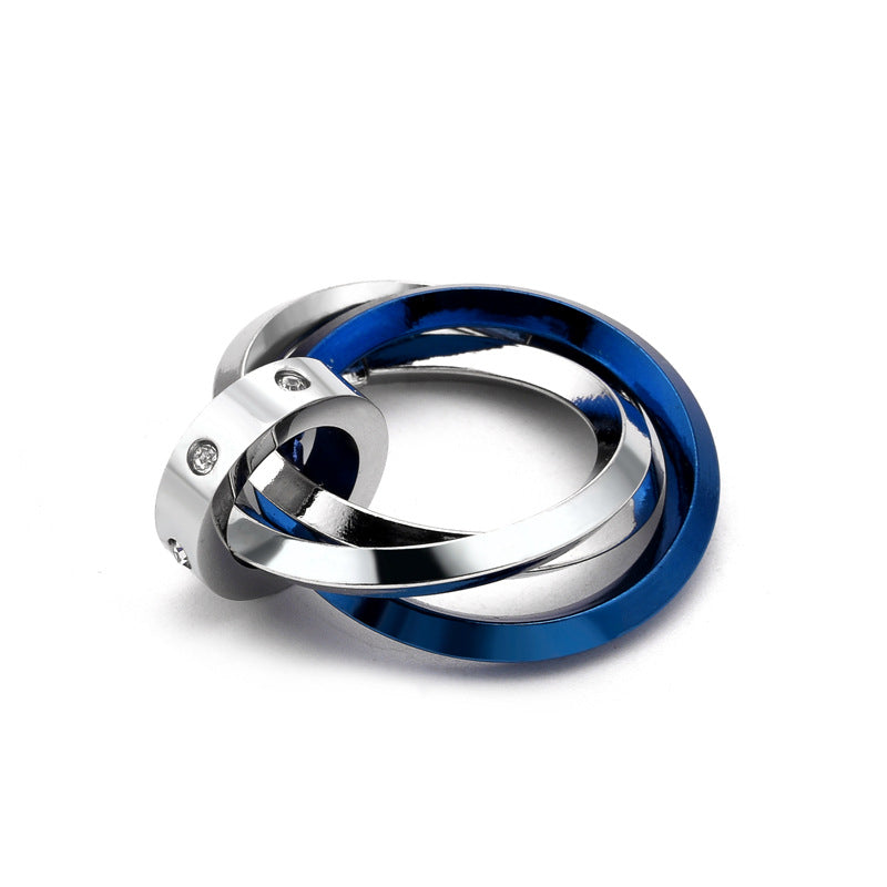 Collar de tres anillos entrelazados: Unión del Amor, Fidelidad y Eternidad.