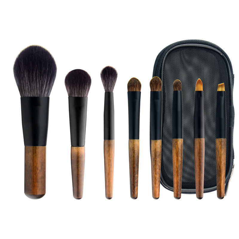 Set de 8 brochas de maquillaje mini con estuche, diseño en blanco puro y mango de madera, ideal para maquillaje de ojos profesional.