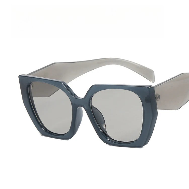 Gafas de sol cuadradas con diseño de punta ojo de gato en montura gris con lentes gris claros