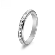 Anillo Antiestrés de Titanio para Mujer – Diseño de Triángulos