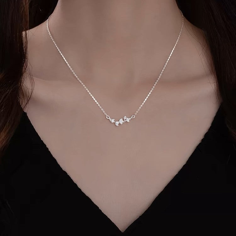 Collar Hoja de Ginkgo en Plata Pura 999 – Símbolo de Resiliencia para Mujer