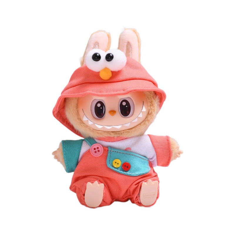 Ropa para muñeco Labubu con gorro coral de ojos grandes y peto a juego. Accesorio ideal para personalizar muñecos de colección.