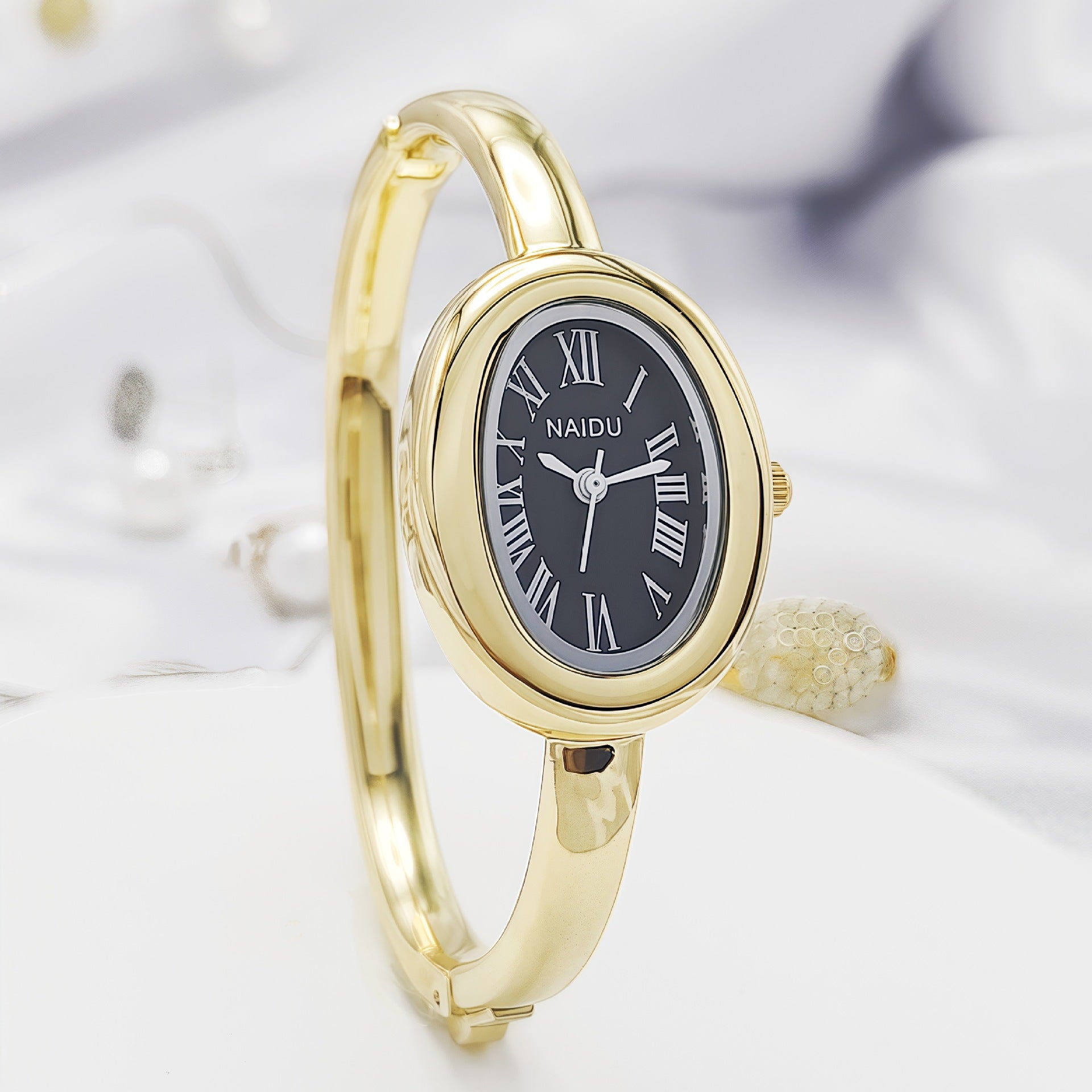 Reloj para Mujer Juvenil de Pulsera en  forma Ovalada y Movimiento de Cuarzo