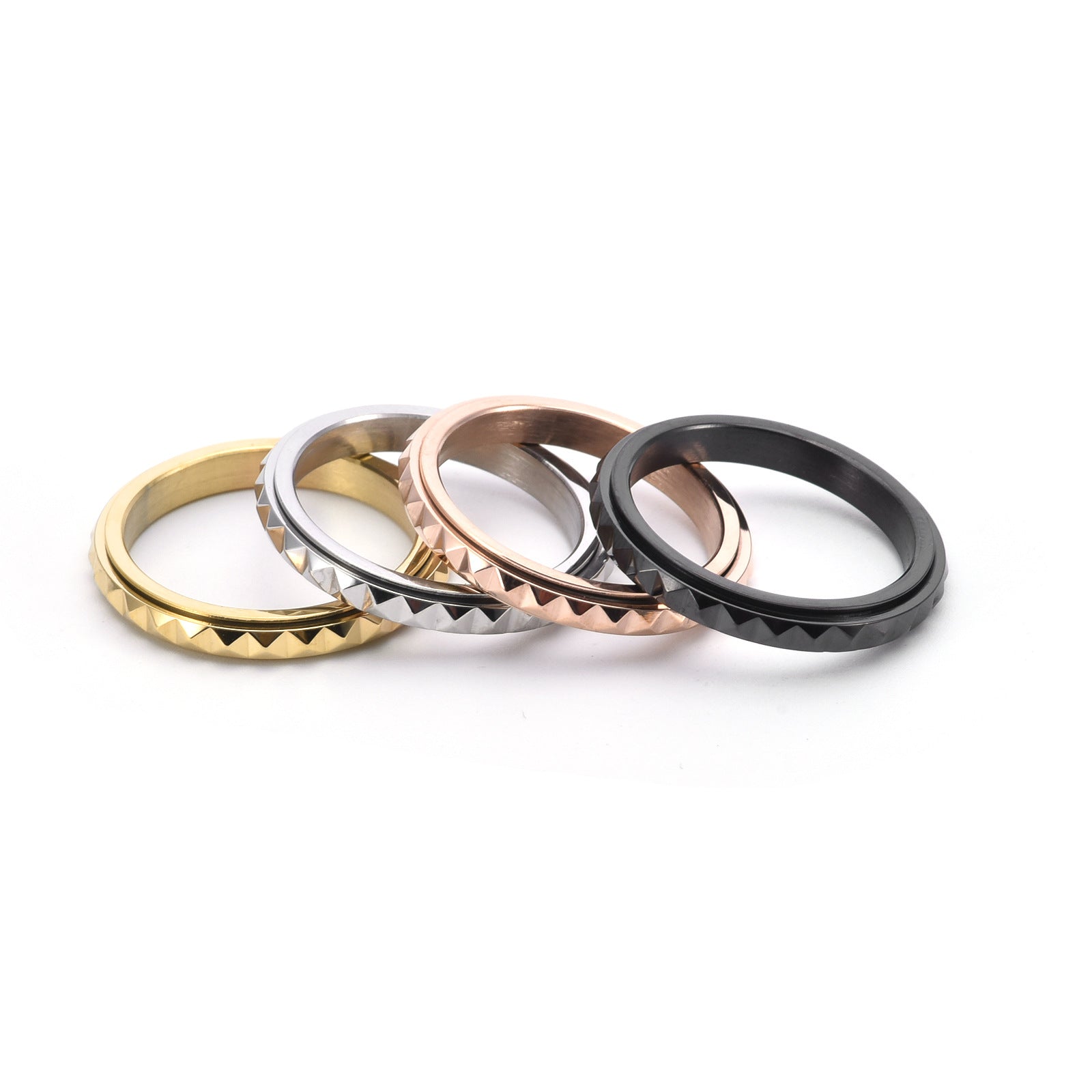 Anillo Antiestrés de Titanio para Mujer – Diseño de Triángulos