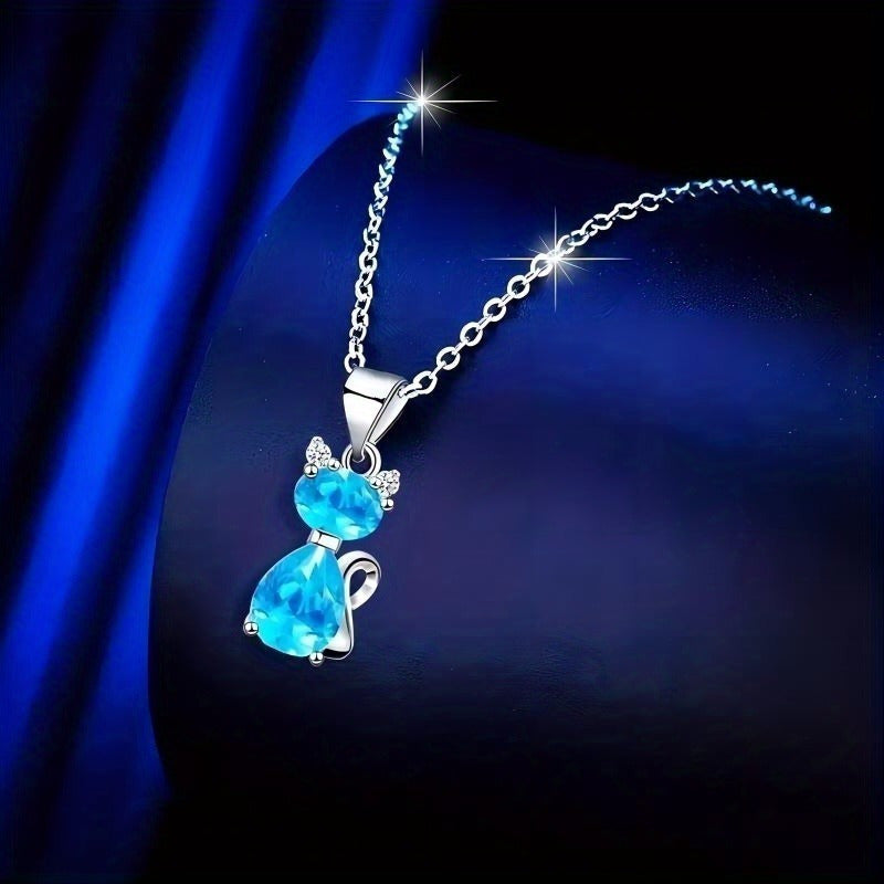 Cadena Larga para Mujer con Dije de Gato en Cristal – Símbolo de Independencia
