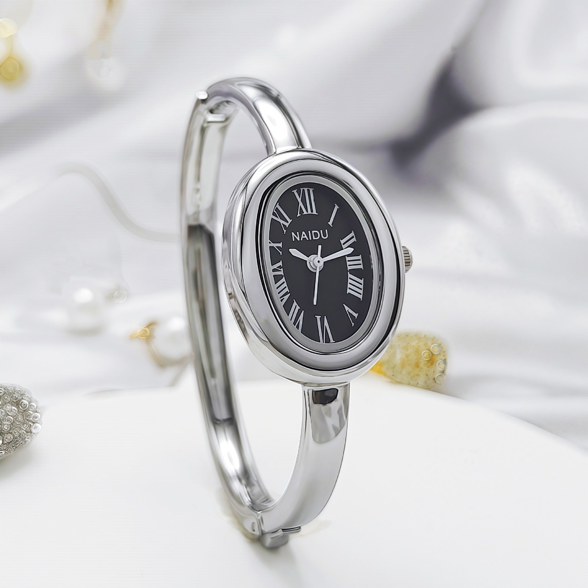 Reloj para Mujer Juvenil de Pulsera en  forma Ovalada y Movimiento de Cuarzo