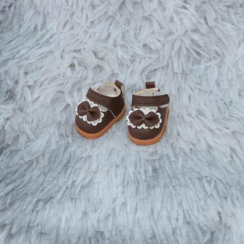 Zapatos marrones con lazo decorativo para muñecos Labubu de 17CM, accesorios ideales para personalizar muñecos coleccionables.