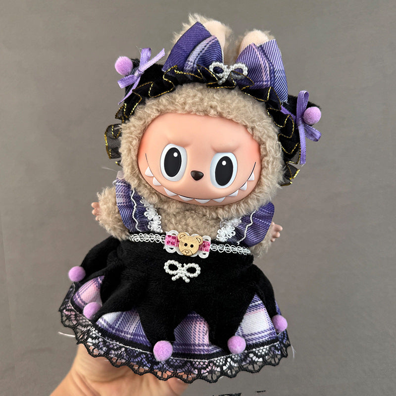 Vestido morado con detalles de encaje para muñeca Labubu de 17cm, accesorio retro ideal para personalización temática.