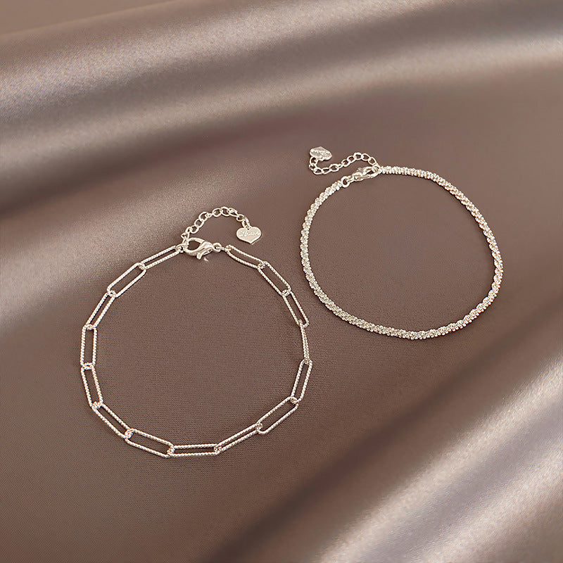 Pulsera minimalista de eslabones metálicos para mujer – diseño delicado