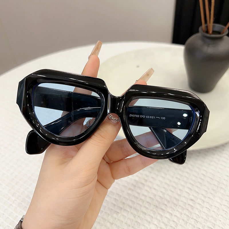 Gafas de Sol Mariposa  con Marco Grueso y Protección UV