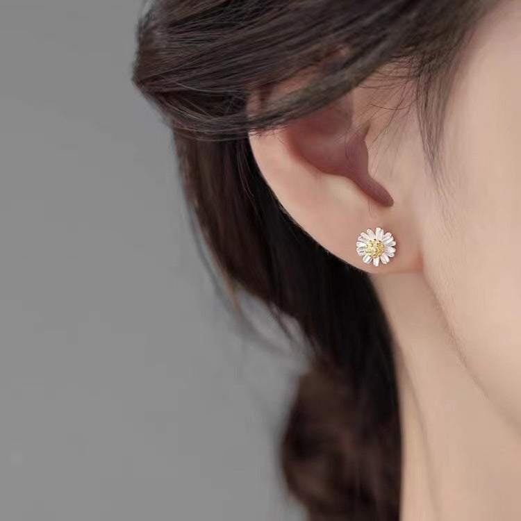 Pendientes de Botón Margarita en Plata 925 para Niñas y Adolescentes