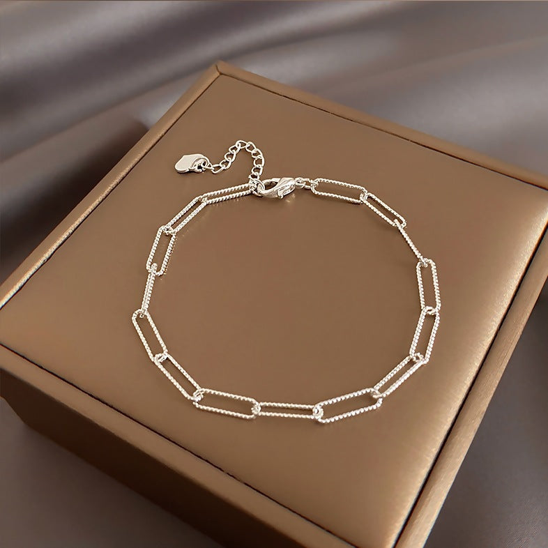 Pulsera minimalista de eslabones metálicos para mujer – diseño delicado