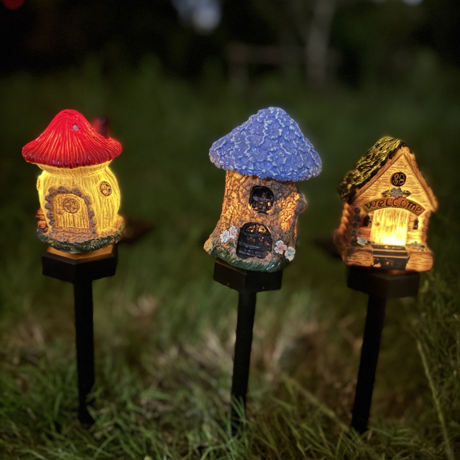 Lámpara Solar de Resina en Forma de Casita para Jardín con Estaca para Césped