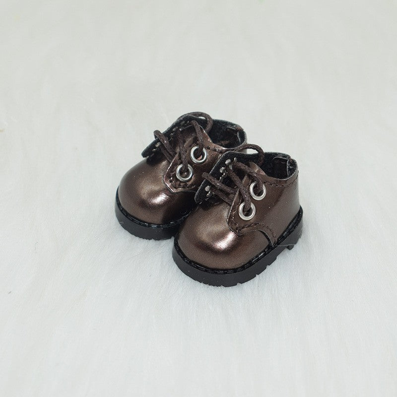 Zapatos marrón metálico con cordones para muñecos Labubu de 17CM, accesorios ideales para personalizar figuras de colección.
