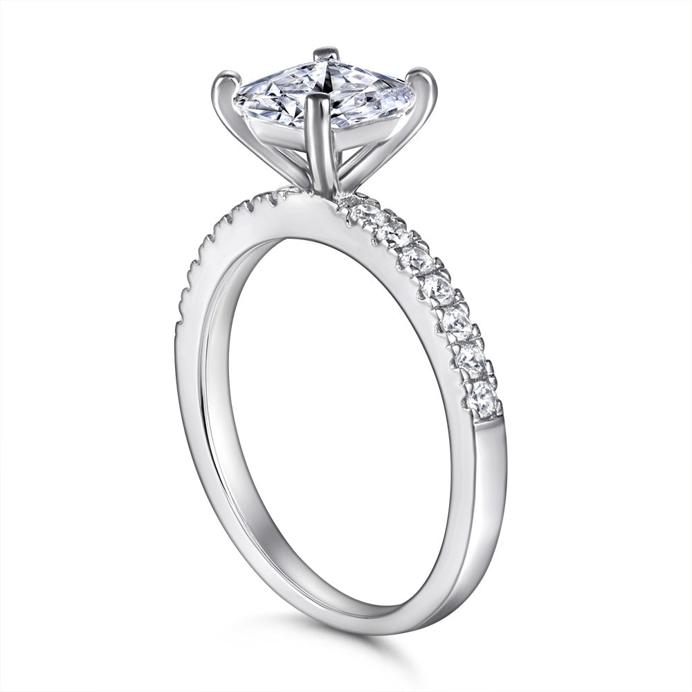Anillo de Compromiso en Plata 925 con Circonita Cúbica – Estilo Clásico