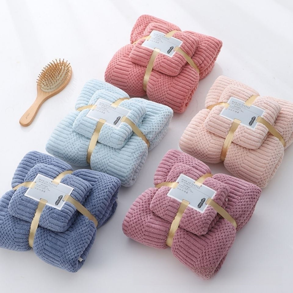 Juego de toallas suaves y absorbentes para cara y manos en baño