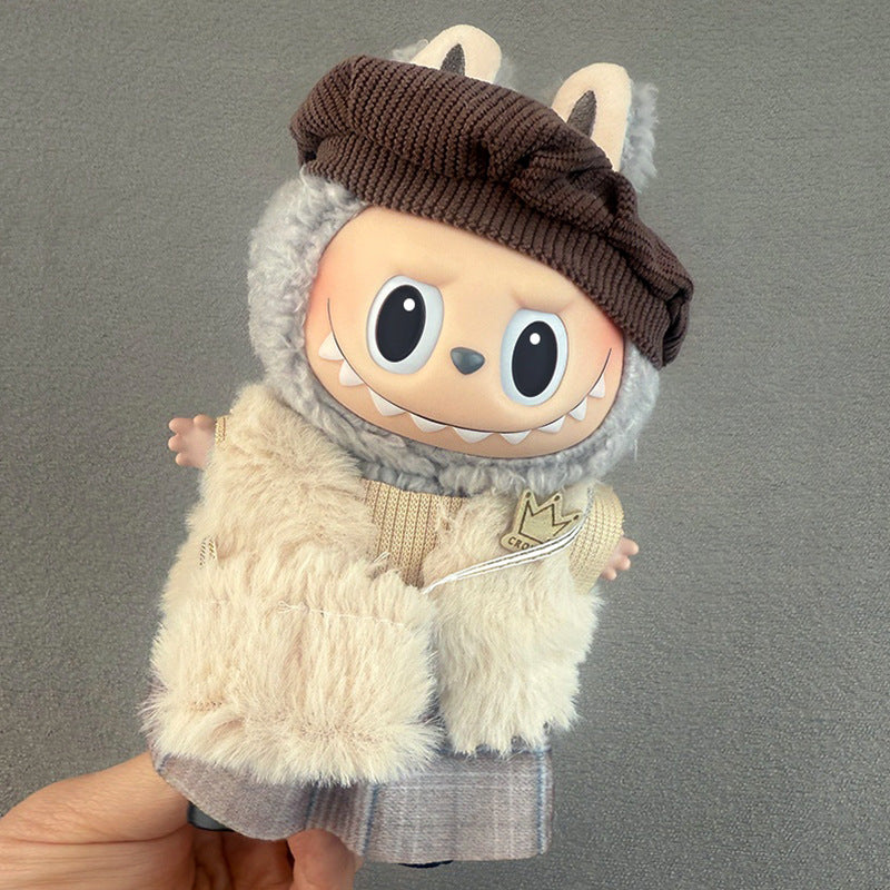 Abrigo de peluche con gorro marrón para muñeca Labubu de 17cm, ropa estilo retro con broche de corona decorativa.