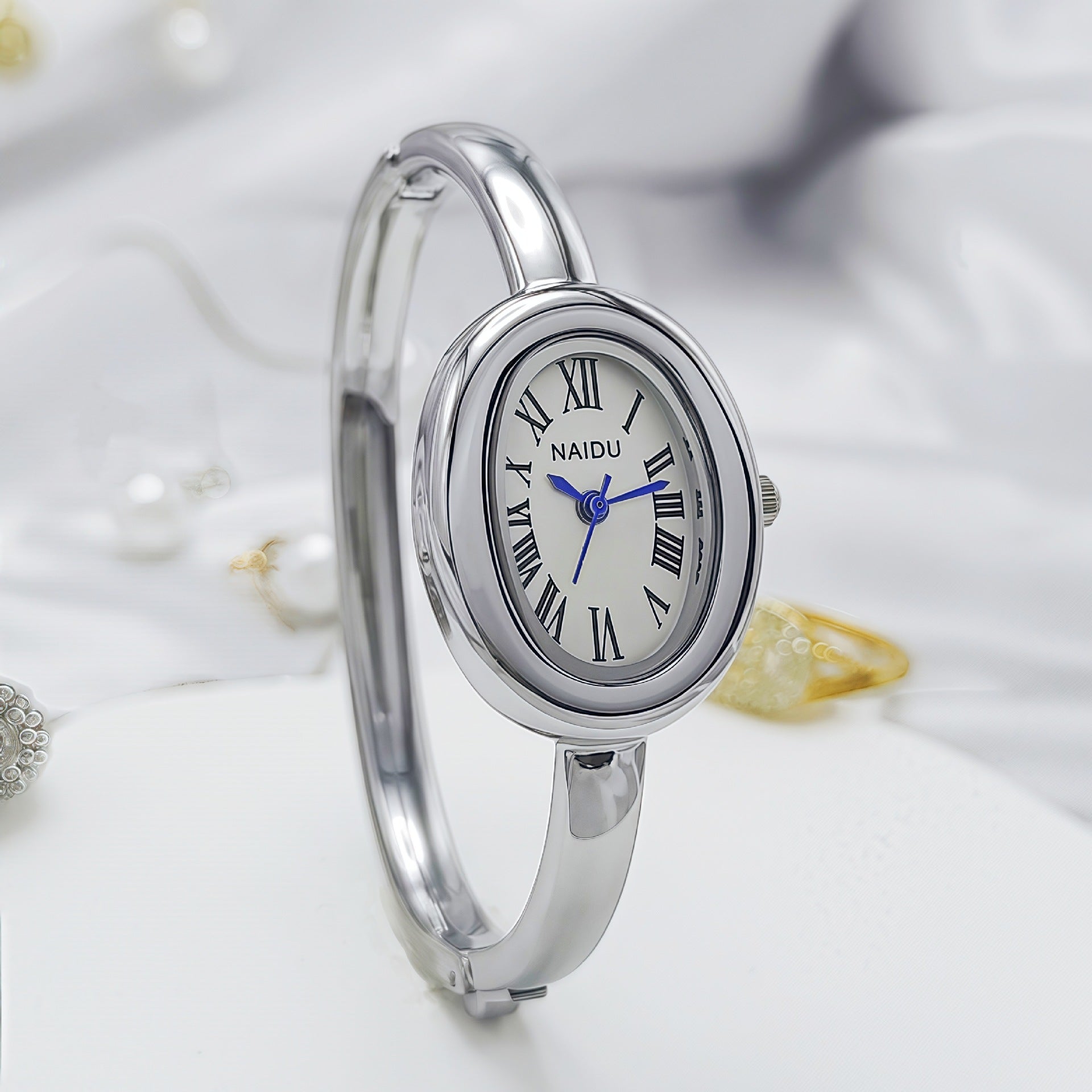 Reloj femenino con movimiento de cuarzo