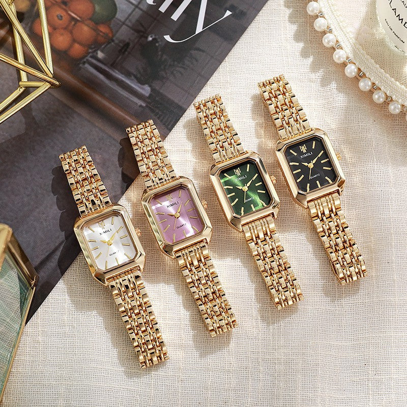 Reloj de mujer cuadrado con correa metálica vista lateral