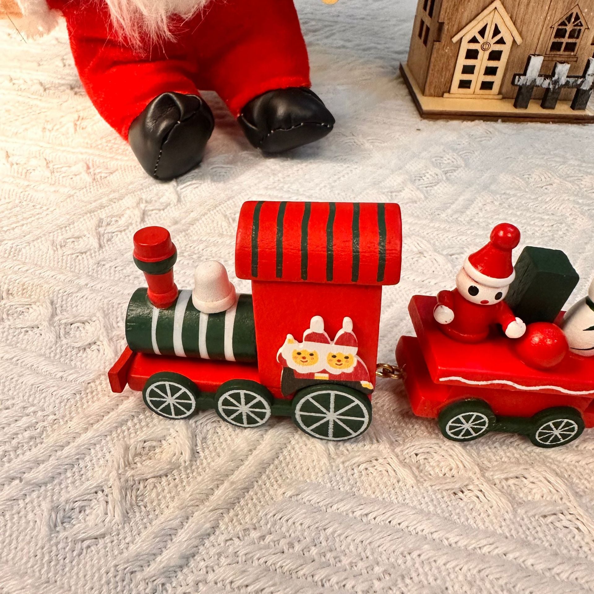 Tren de Navidad de Madera: Decoración Navideña en Tres Diseños Diferentes