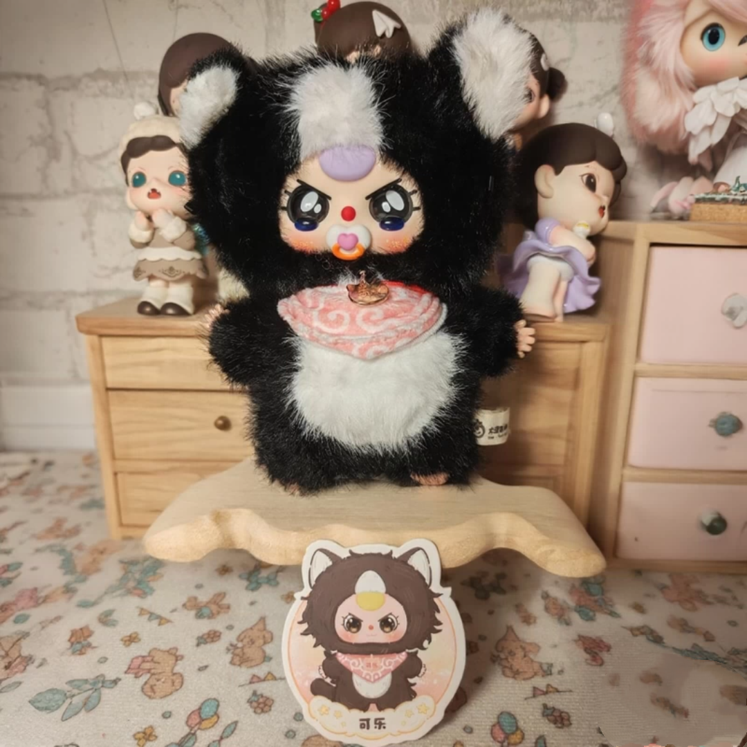 Peluche Baby Three Coleccionable - Caja Sorpresa Serie “¿De Quién Es El Gato?”
