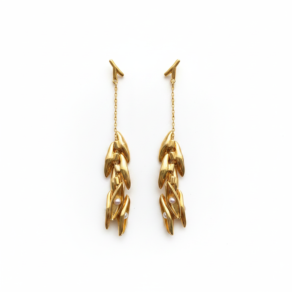 Aretes de flecos dorados con diseño de espiga floral - 1