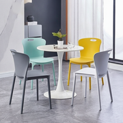 Silla nórdica apilable con descansabrazos para comedor - 1