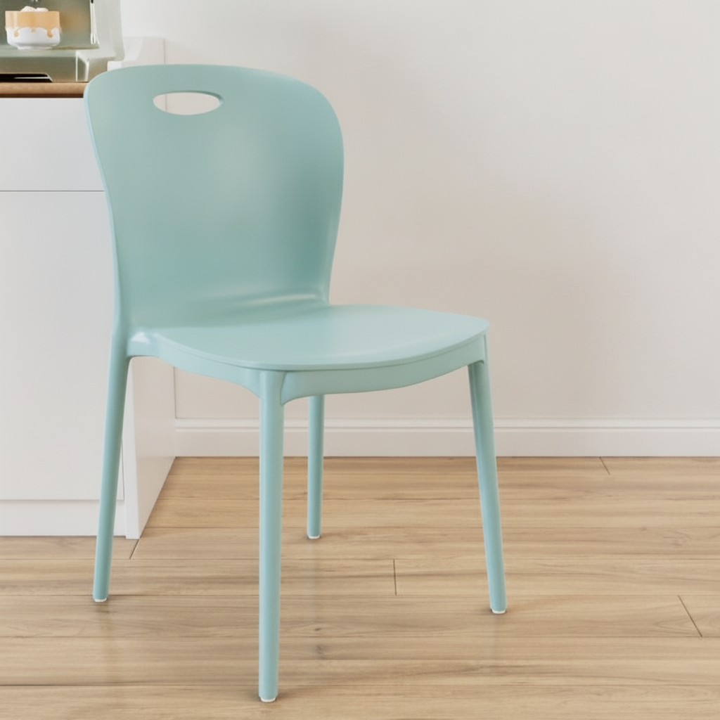 Silla nórdica apilable con descansabrazos para comedor