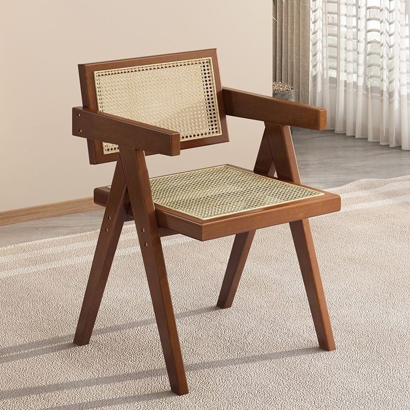 Silla de comedor nórdica de madera con respaldo de ratán