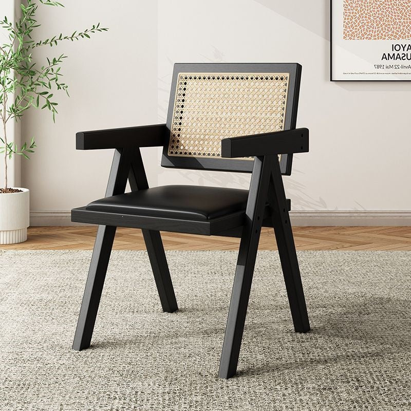 Silla de comedor nórdica de madera con respaldo de ratán