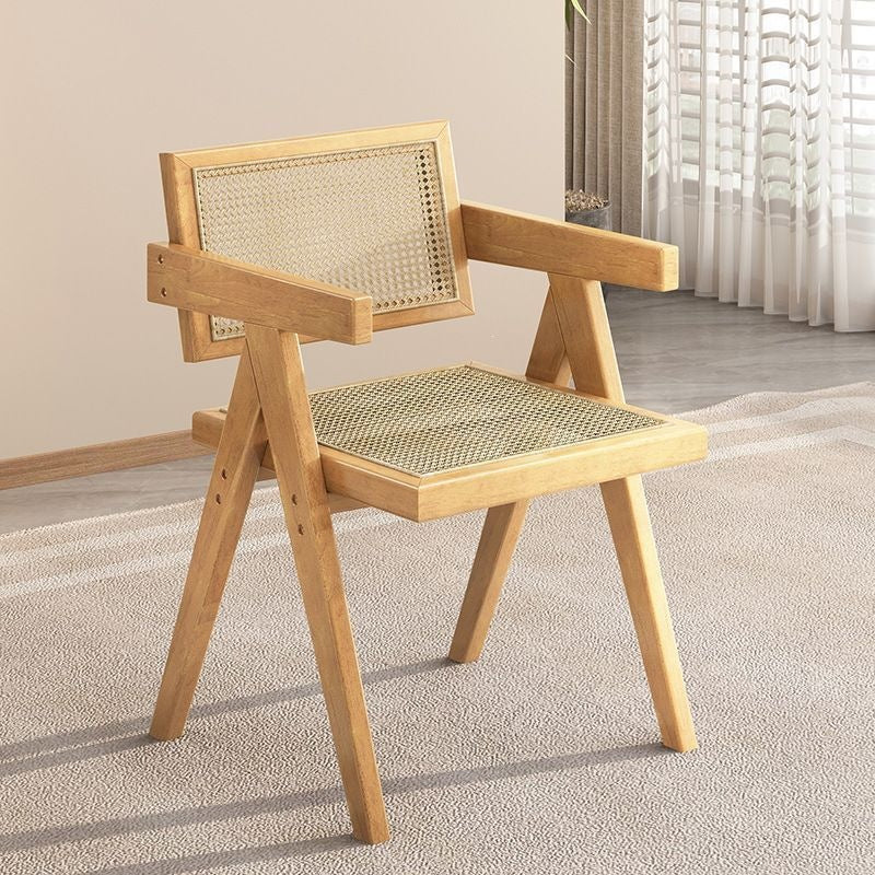Silla de comedor nórdica de madera con respaldo de ratán