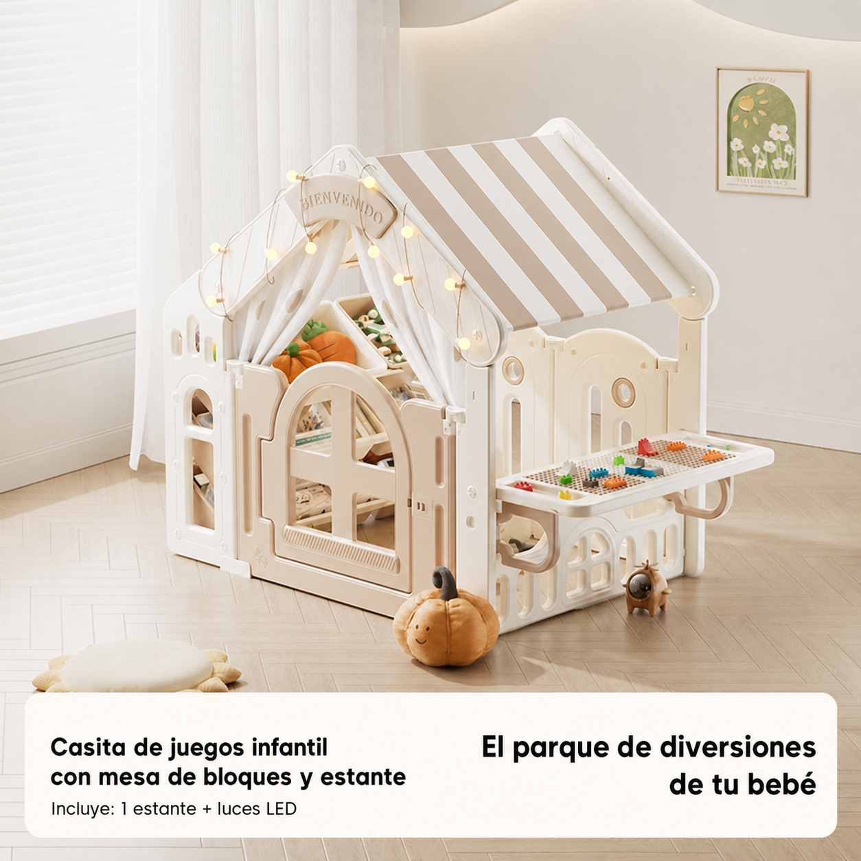 Casita de juegos infantil con mesa de bloques y estante