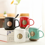 Taza de cerámica con medallón y tapa 450 ml - 1