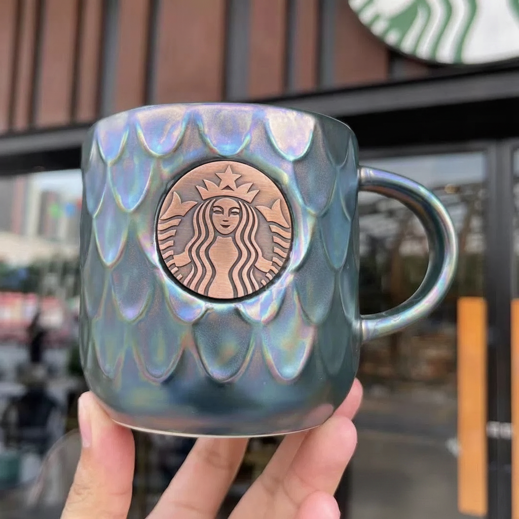 Taza de cerámica con diseño ilustrado y tapa 355 ml