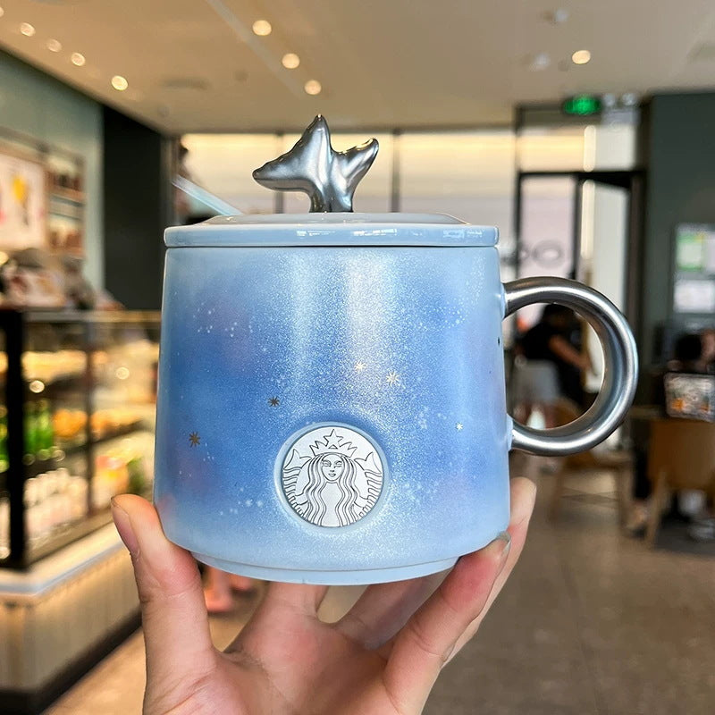 Taza de cerámica con diseño ilustrado y tapa 355 ml