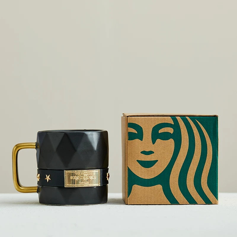 Taza de cerámica con diseño ilustrado y acabado esmalte
