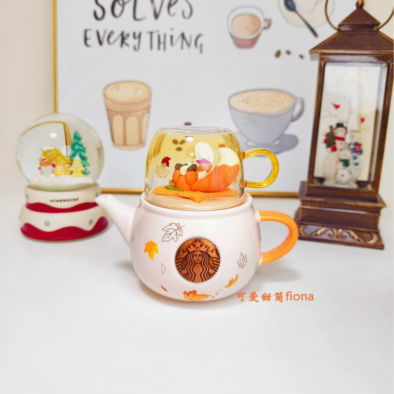Taza de cerámica con diseño ilustrado y tapa 355 ml