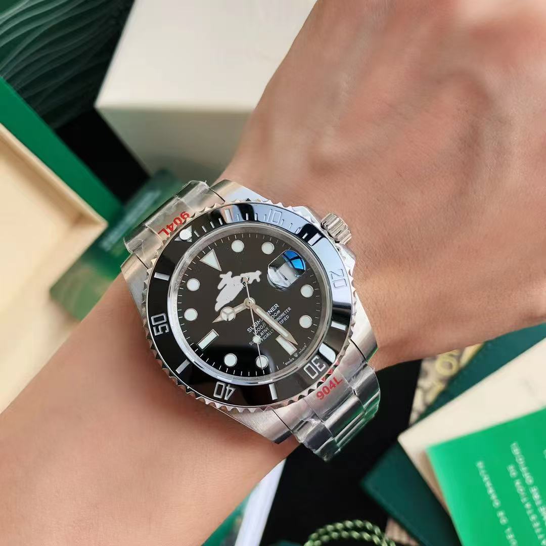 Reloj mecánico automático para hombre con bisel verde