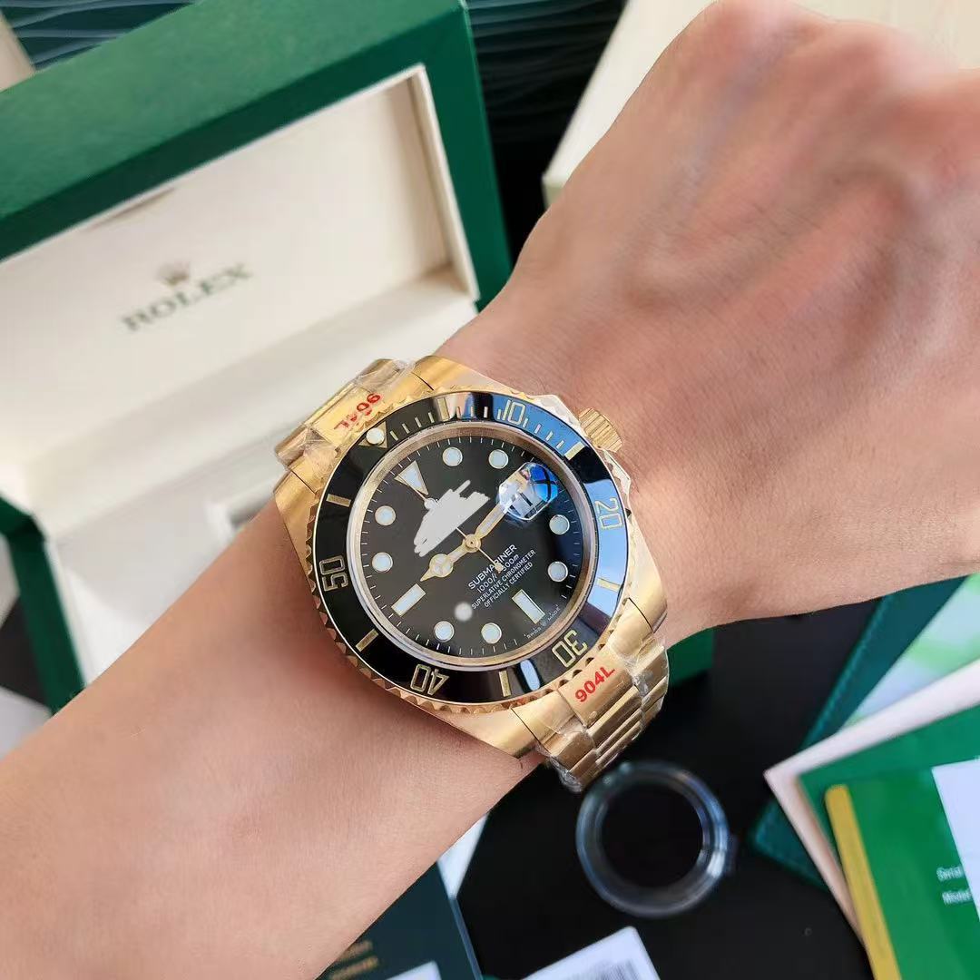 Reloj mecánico automático para hombre con bisel verde