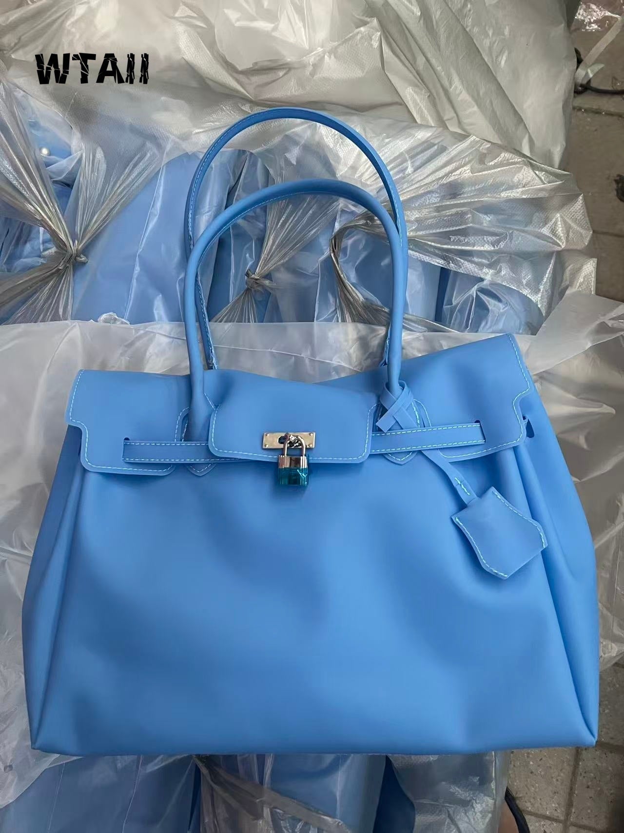 Bolsa tote transparente jelly estilo office chic