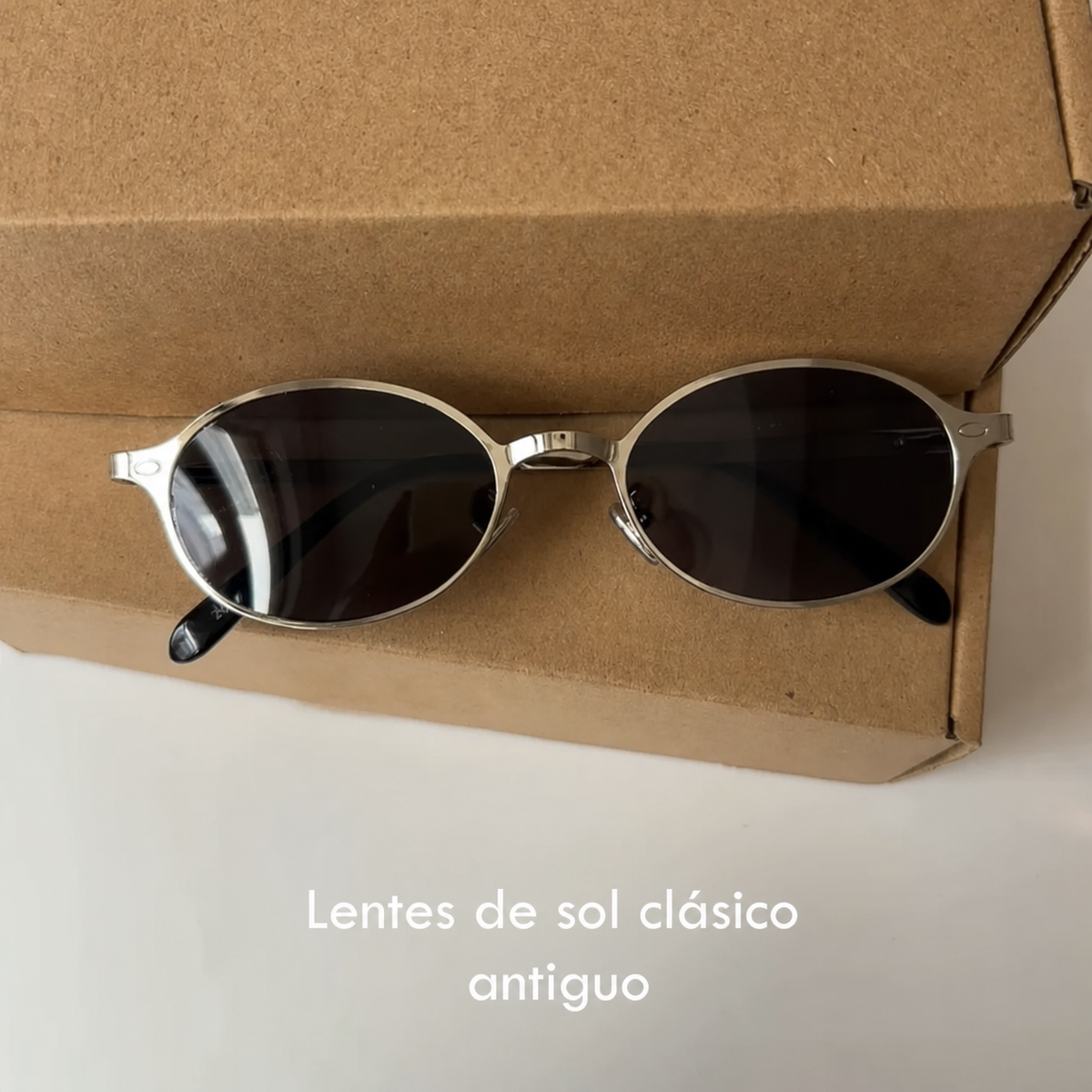 Lentes de sol vintage retro con marco dorado o plateado - 3