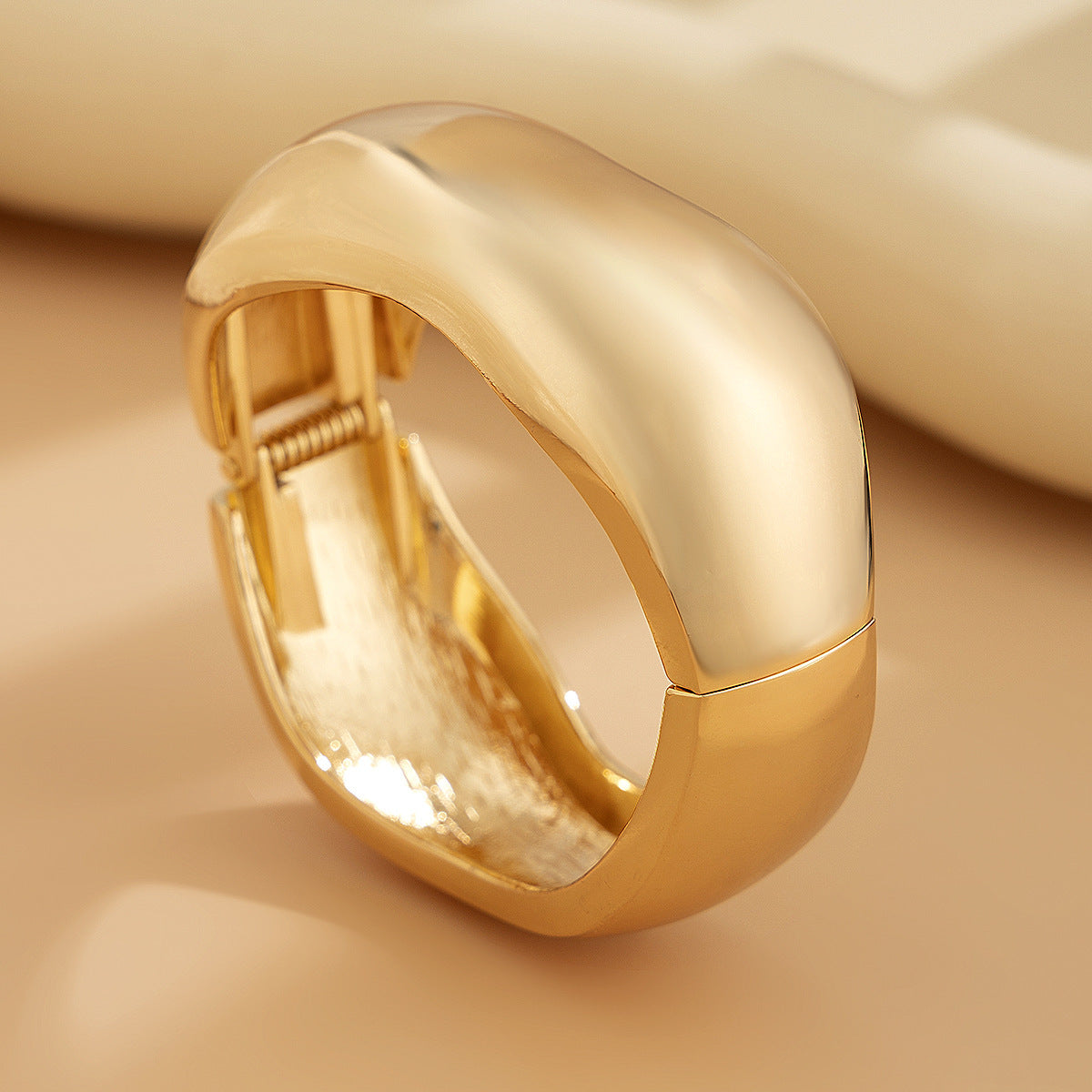 Brazalete metálico geométrico estilo glam - 3
