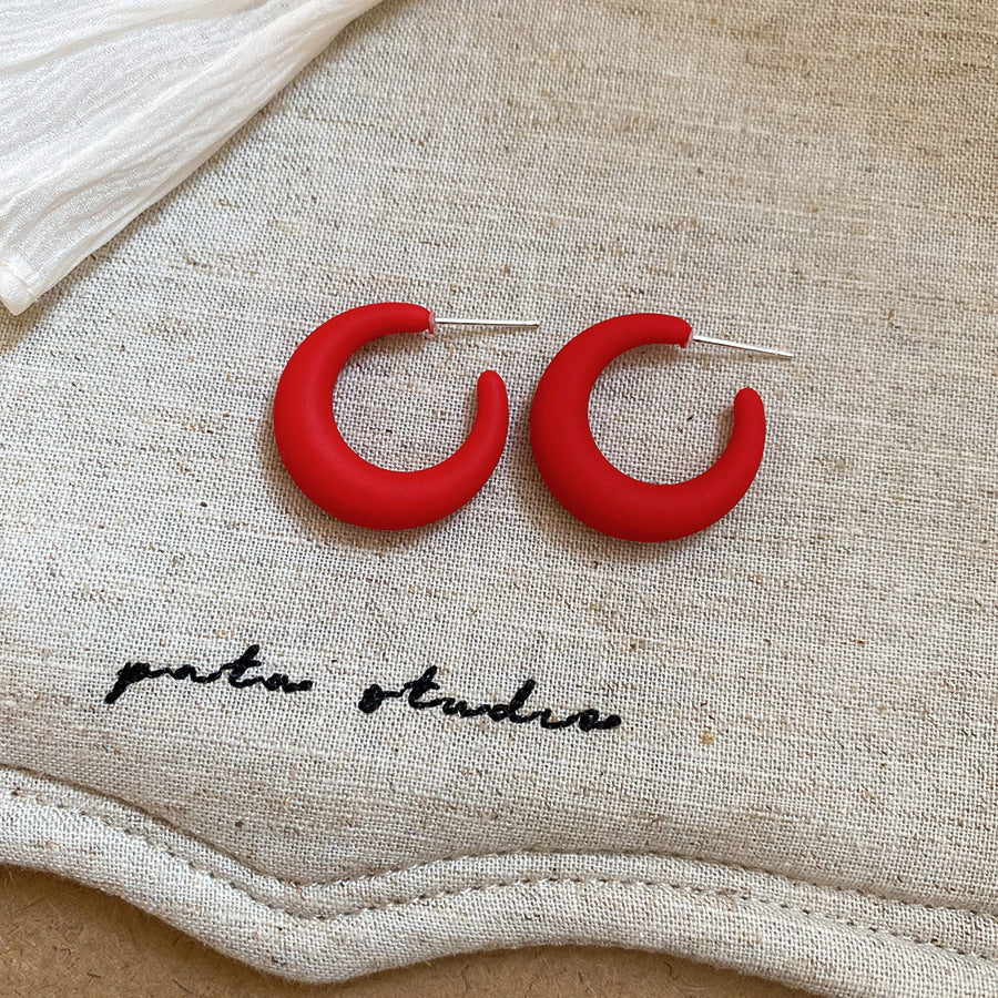Aretes geométricos en C colores candy acero 925