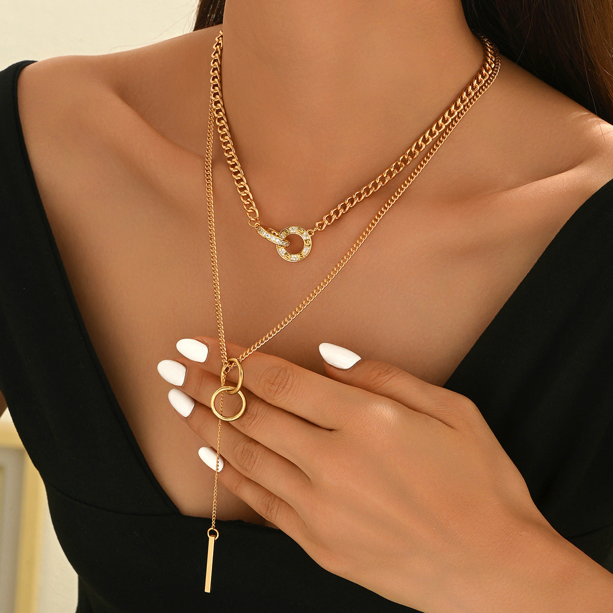 Collar largo multicapa geométrico estilo minimalista