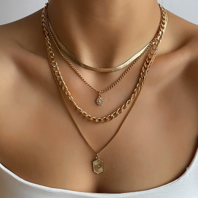 Collar largo multicapa geométrico estilo minimalista