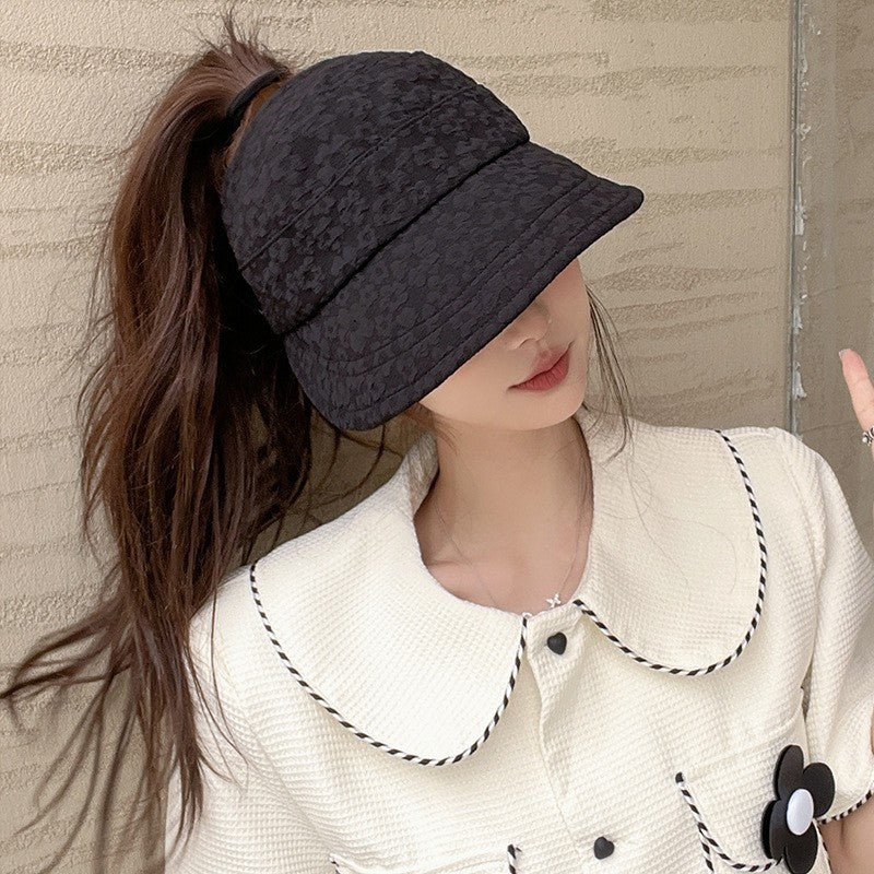 Gorra bicolor con protección UV para mujer