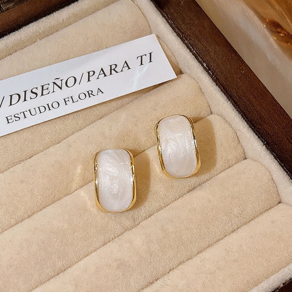 Aretes de Perla Sintética con Cristales Estilo Chic - 8