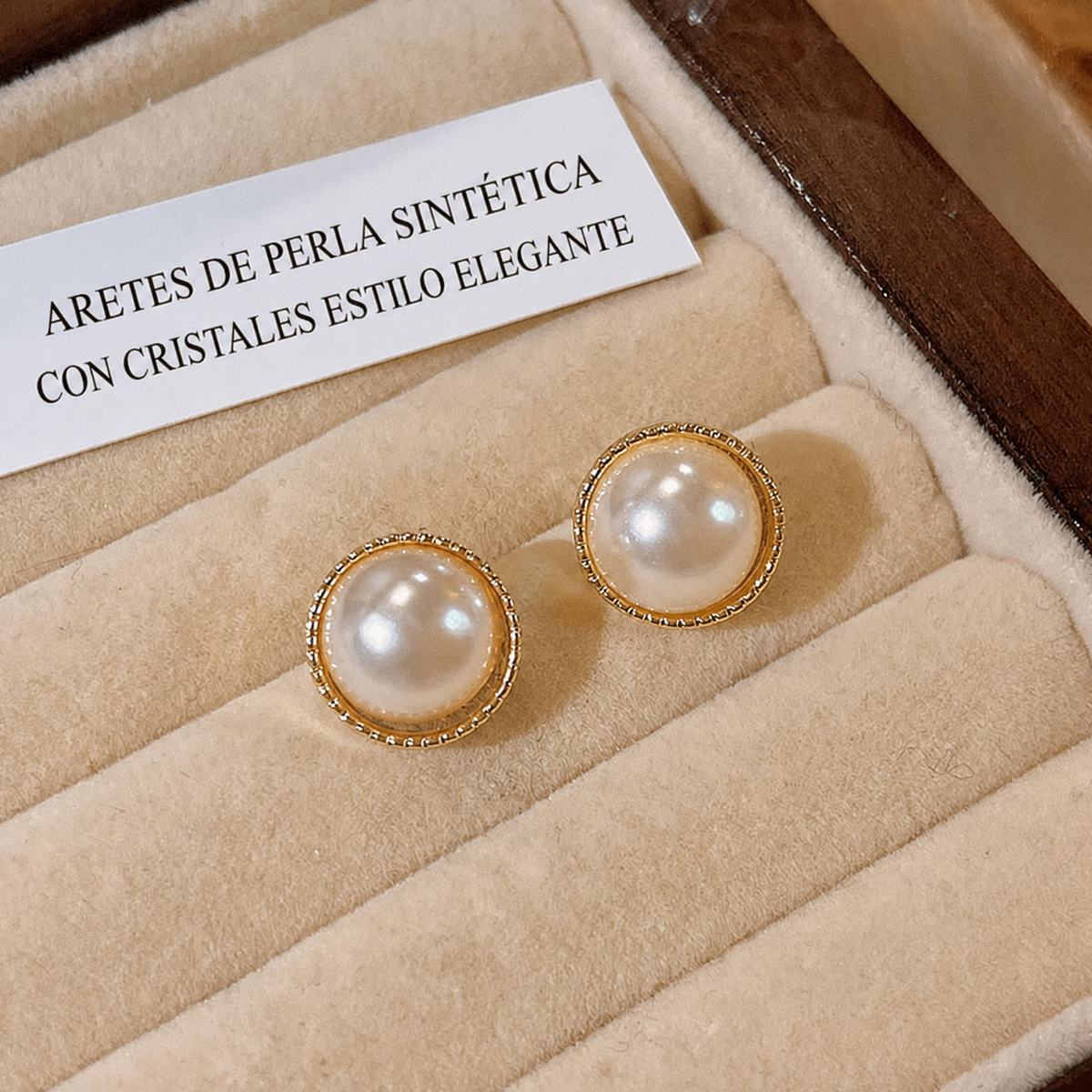 Aretes de Perla Sintética con Cristales Estilo Chic