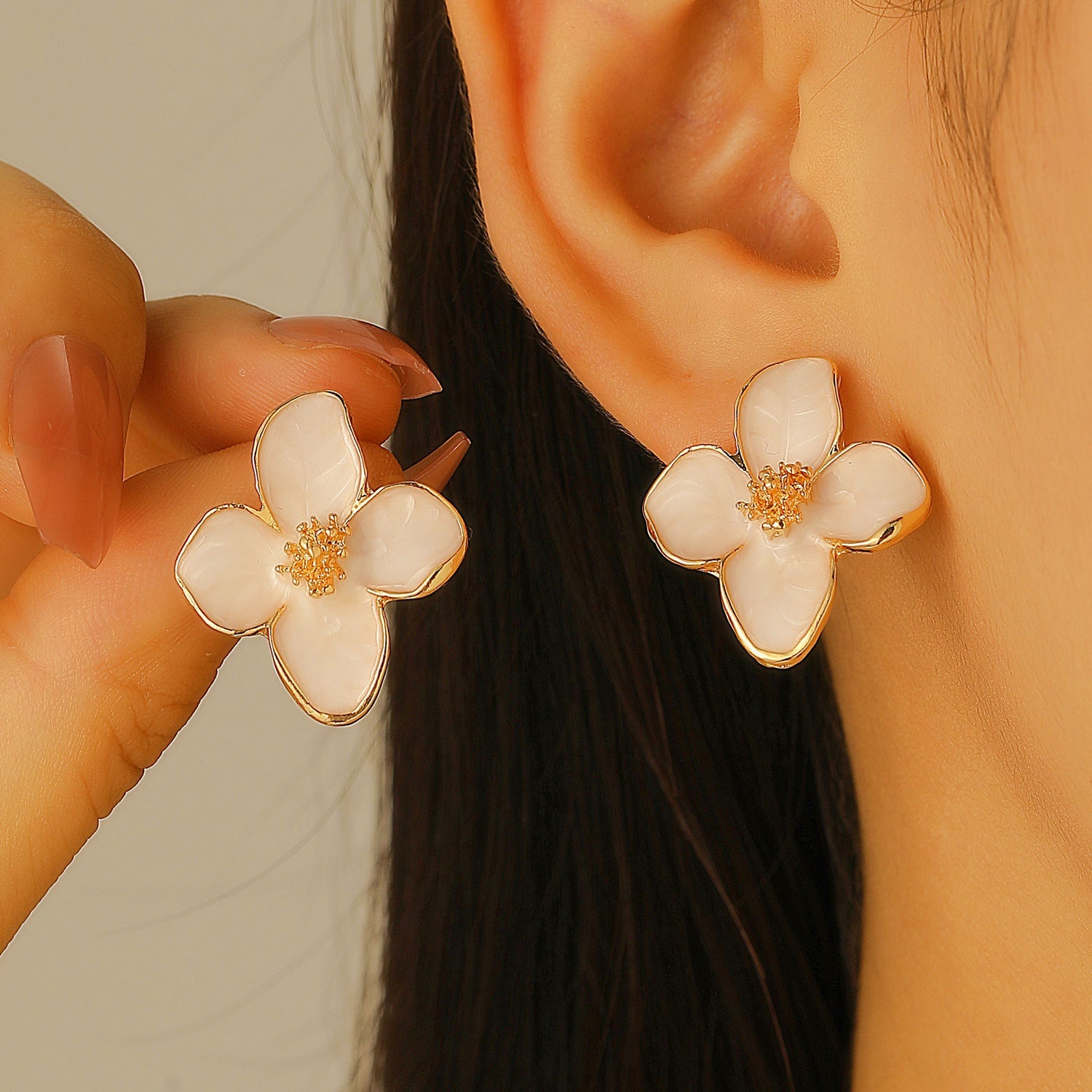 Aretes de flor cinco pétalos con esmalte colorido - 2